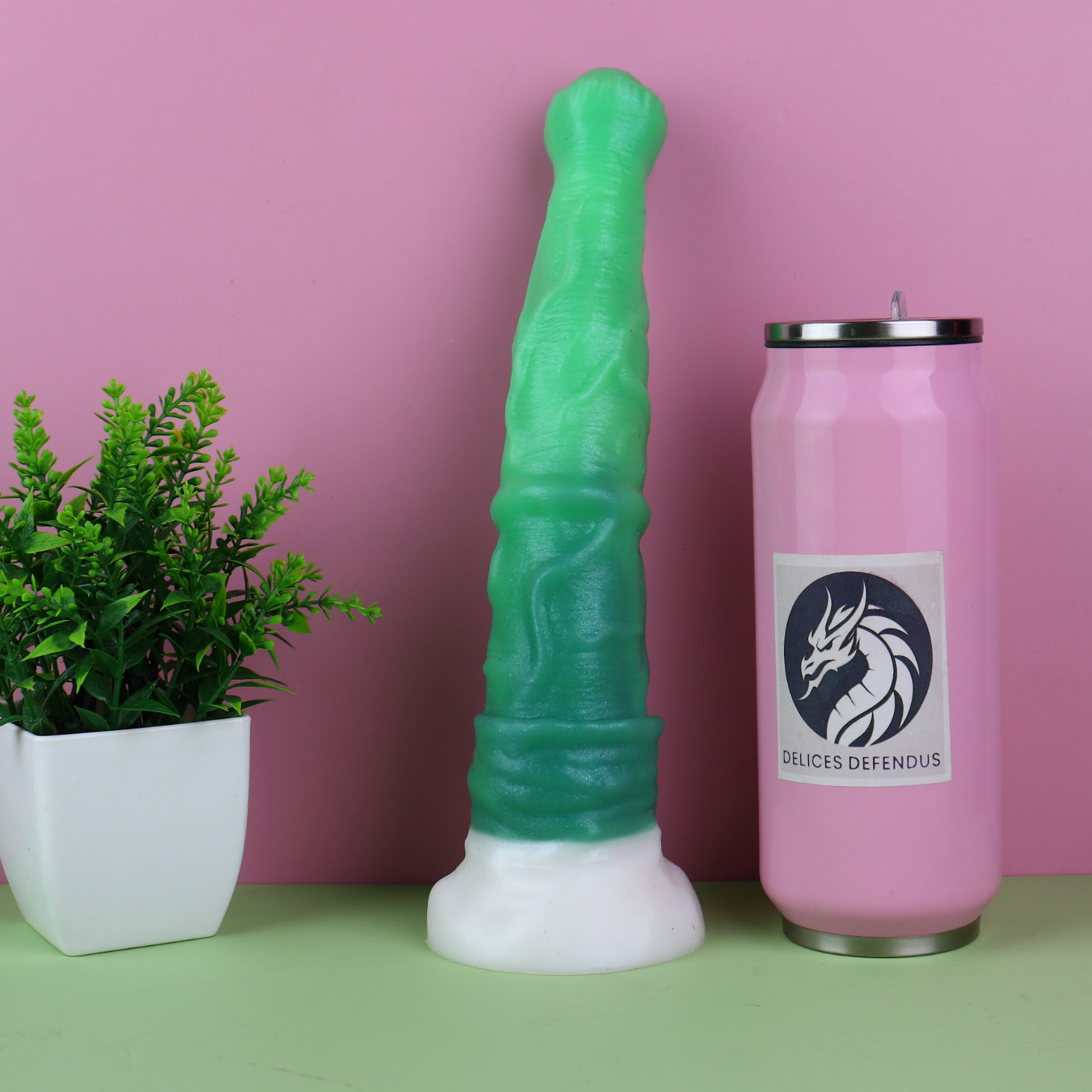 Grüner Dildo