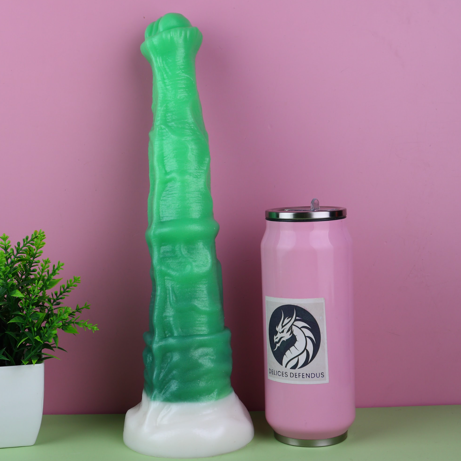 Grüner Dildo