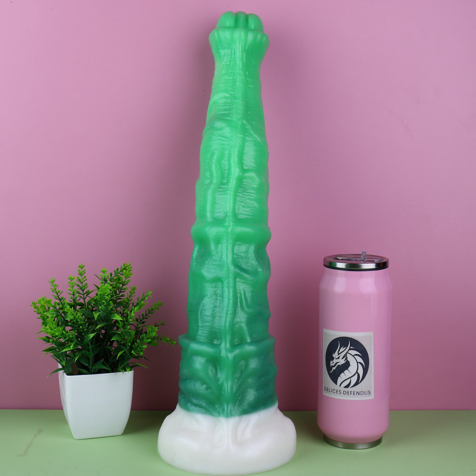 Grüner Dildo